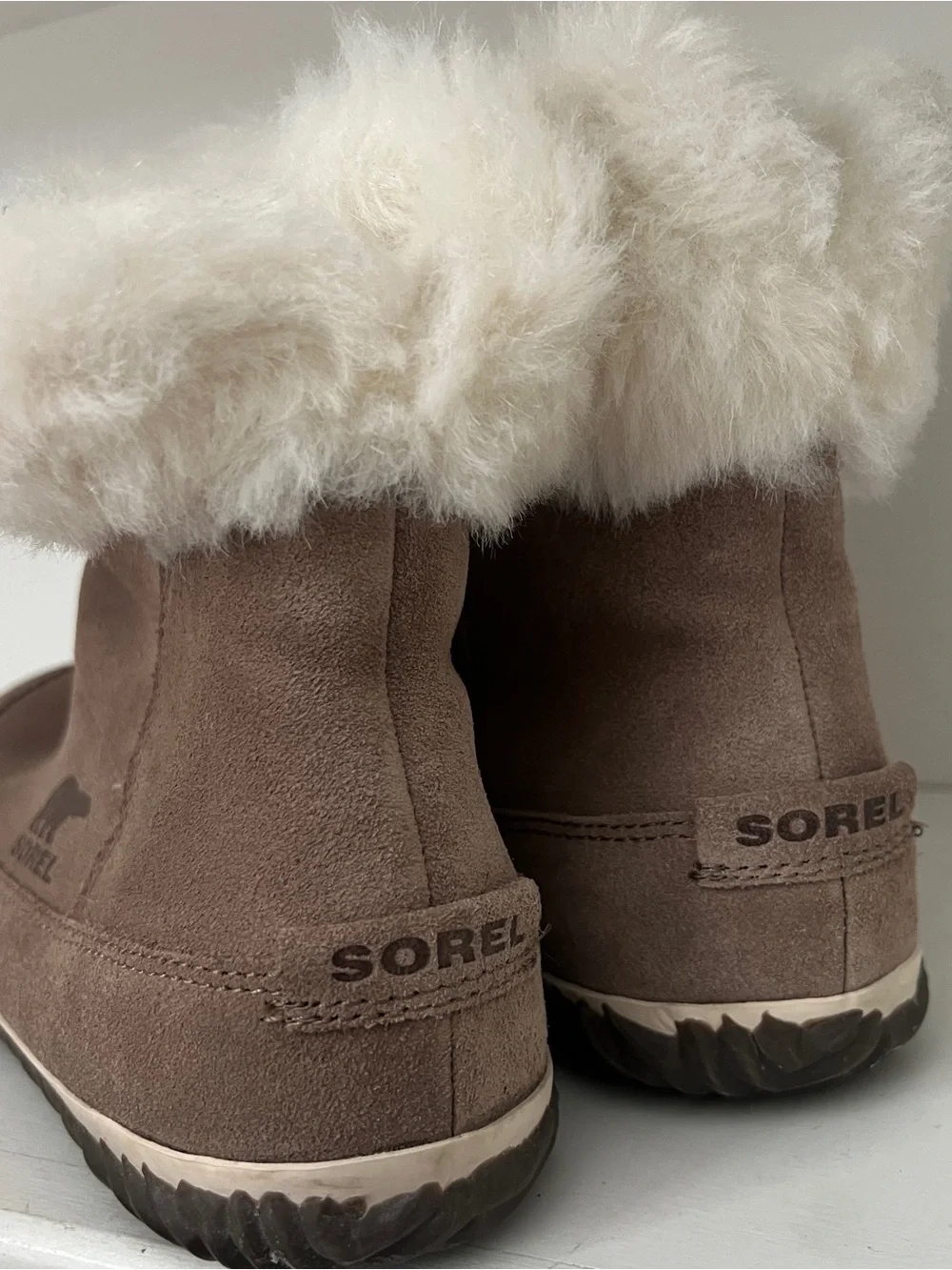 Sorel Out 'N About Women's Size 8.5 Taupe Suede Bootie Slippers Fur